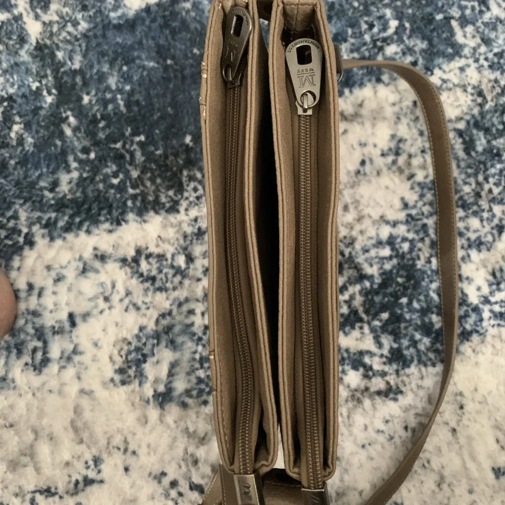 montana west concealed carry crossbody Western Tooling Rivets Vegan Leather. NWT